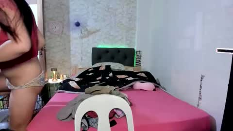 geneviev online show from October 2025 04:37:01 PM