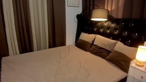 Snapshot of gorgeous_dark_luna chatting on December 2024 08:55:02 PM RIANA online show from December 2024 08:55:02 PM