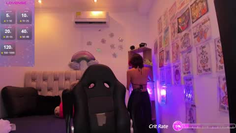 i am Jessi  I love animals and drawing I hope to get along with everyone. XOXO online show from January 2025 08:07:01 PM