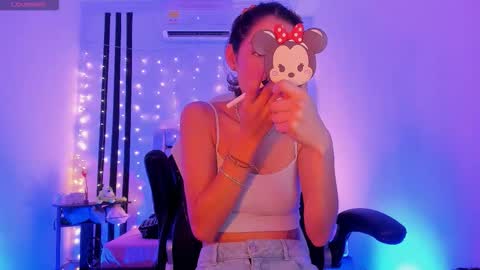 i am Jessi  I love animals and drawing I hope to get along with everyone. XOXO online show from February 2026 07:20:01 PM