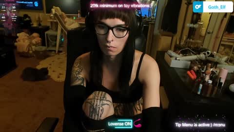 Snapshot of goth_elf chatting on January 2025 01:02:01 AM Goth Elf online show from January 2025 01:02:01 AM