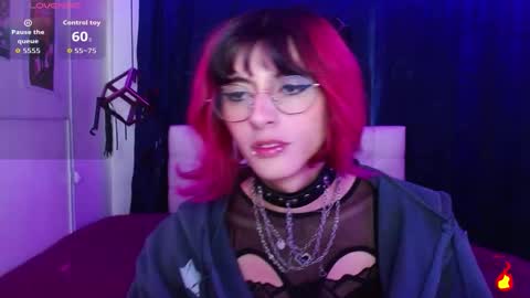 Snapshot of goth_minerva chatting on October 2025 01:46:02 PM goth_minerva online show from October 2025 01:46:02 PM