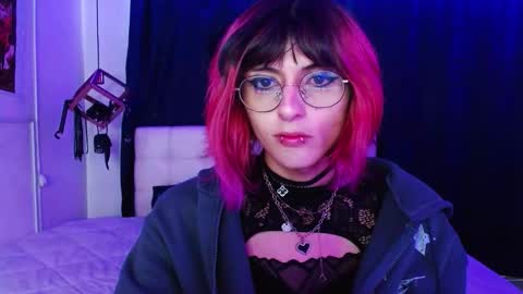 Snapshot of goth_minerva chatting on November 2025 01:12:02 PM goth_minerva online show from November 2025 01:12:02 PM
