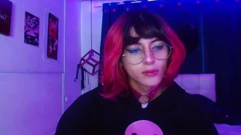 Snapshot of goth_minerva chatting on November 2025 01:21:02 PM goth_minerva online show from November 2025 01:21:02 PM