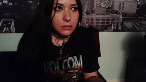 gothbaby305 online show from October 2025 05:10:02 PM