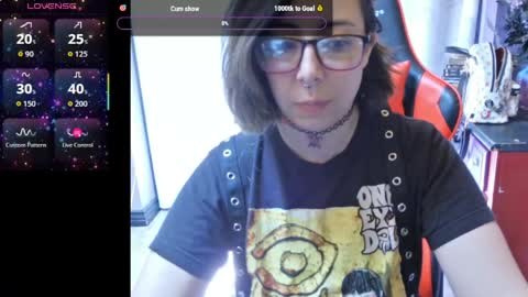 Snapshot of gothic_cutie chatting on June 2026 08:47:02 PM gothic_cutie online show from June 2026 08:47:02 PM