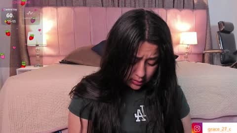Snapshot of grace77_ chatting on January 2025 12:02:02 PM Grace online show from January 2025 12:02:02 PM
