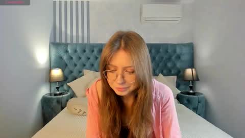 Snapshot of grace_blush chatting on October 2025 06:56:02 AM Grace online show from October 2025 06:56:02 AM