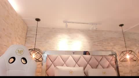 Snapshot of grace_daviss chatting on May 2026 10:43:01 AM GRACE online show from May 2026 10:43:01 AM