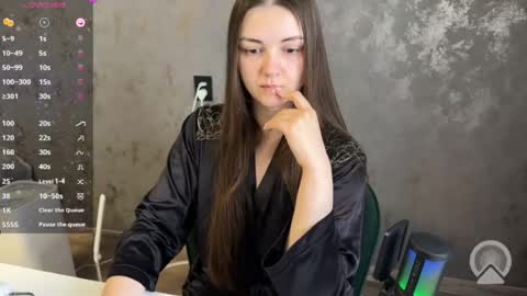 Snapshot of gracebrownnn chatting on June 2026 11:18:02 AM Grace Brown online show from June 2026 11:18:02 AM