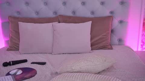 gracedaviess online show from March 2026 02:20:01 PM