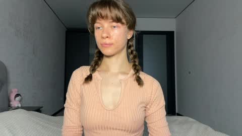 Snapshot of gracefulcharm_ chatting on December 2024 06:41:02 AM Daria online show from December 2024 06:41:02 AM