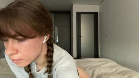 Snapshot of gracefulcharm_ chatting on January 2025 06:47:02 AM Daria online show from January 2025 06:47:02 AM