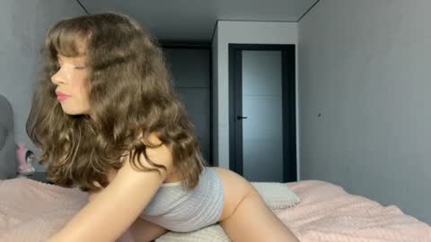 Snapshot of gracefulcharm_ chatting on February 2025 12:57:02 PM Daria online show from February 2025 12:57:02 PM