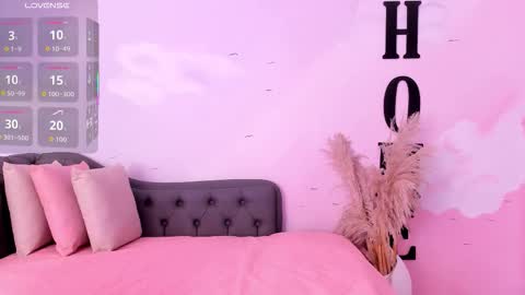 Grace online show from November 2025 01:15:02 PM