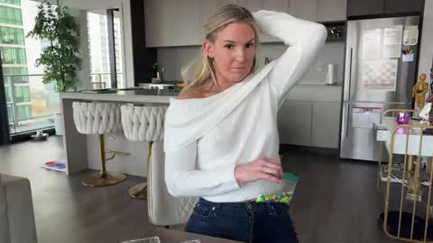 Gracie Mae online show from November 2025 08:19:01 PM