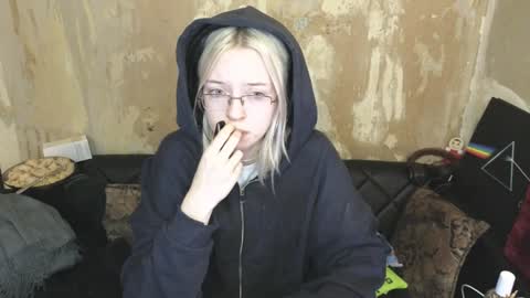 Snapshot of graylovescookies chatting on December 2024 11:20:01 PM graylovescookies online show from December 2024 11:20:01 PM