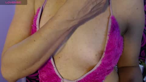 Snapshot of great_pussy20 chatting on February 2025 03:23:01 AM Isabella online show from February 2025 03:23:01 AM
