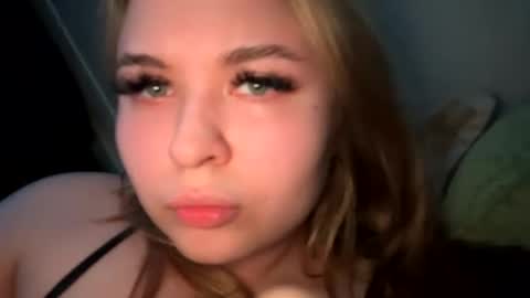 Snapshot of green_eyes_twinkl chatting on January 2025 10:42:01 PM Lina 3 online show from January 2025 10:42:01 PM