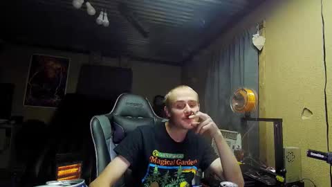 Greenlungs8195 online show from October 2025 06:34:02 AM