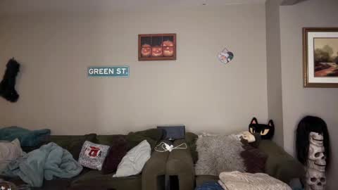 Snapshot of greenxxxqueen chatting on December 2024 07:35:02 AM SexQueen Nikki online show from December 2024 07:35:02 AM