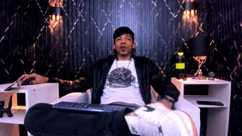 GregorySforza online show from November 2025 12:18:02 PM