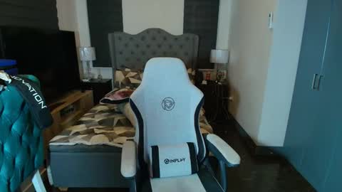 greta_v online show from November 2025 02:54:02 AM