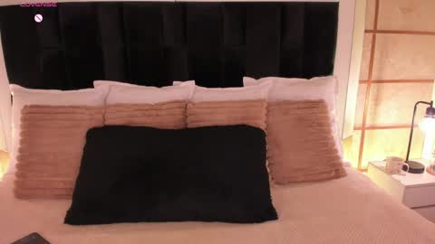 Greta Velvet  online show from April 2026 07:29:01 PM