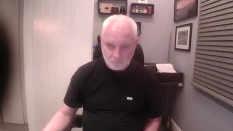 Snapshot of greyfox_6000 chatting on January 2025 09:11:02 PM greyfox_6000 online show from January 2025 09:11:02 PM