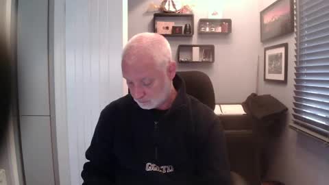greyfox_6000 online show from May 2026 10:31:02 AM