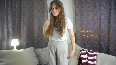 Gwen online show from November 2025 12:16:02 PM