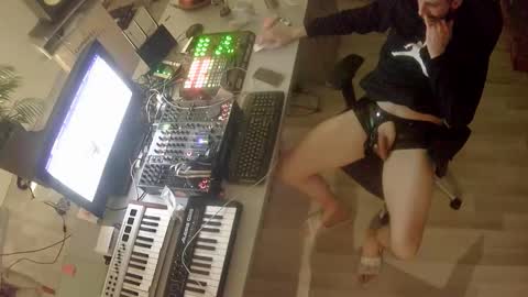 gryzoon online show from February 2026 03:14:02 AM