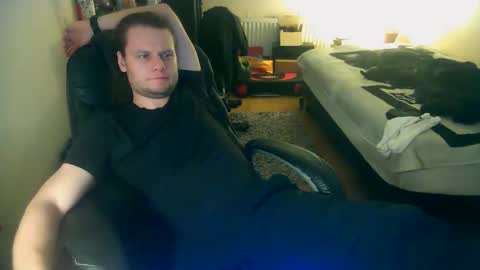 Gizzy online show from December 2025 08:37:02 PM