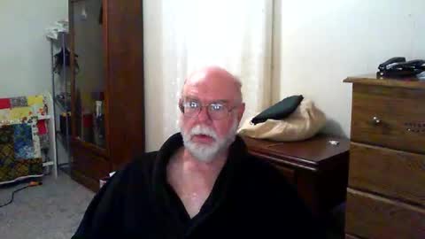 Snapshot of gtnolder60 chatting on October 2025 11:30:01 AM Gary online show from October 2025 11:30:01 AM