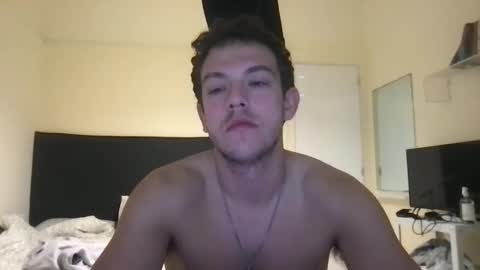 guapogringo03 online show from September 2025 05:01:02 PM