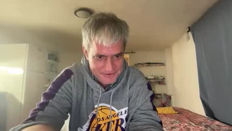 guardiannif_ online show from February 2026 10:26:02 PM