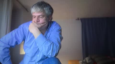 guardiannif_ online show from March 2026 11:31:02 PM