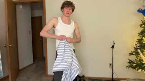 gucciboi4 online show from February 2026 05:23:02 PM