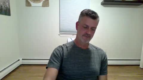 gudguy2025 online show from October 2025 12:52:01 AM