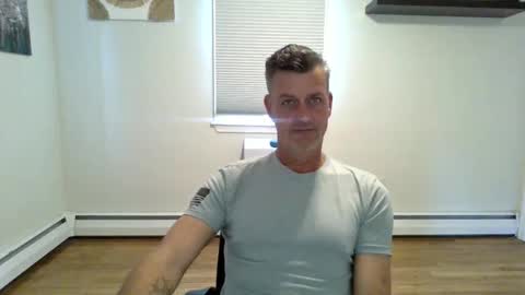 gudguy2025 online show from November 2025 02:16:02 PM