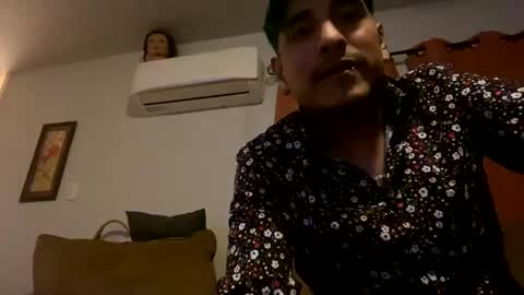 Snapshot of guerra938644 chatting on February 2025 01:33:01 AM BulgeAddiction online show from February 2025 01:33:01 AM