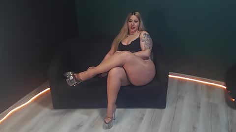 guess__whoo online show from February 2025 03:40:01 PM