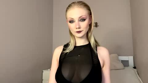 Vanessa online show from April 2026 06:18:02 AM