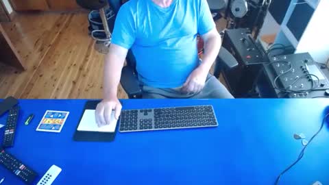 Snapshot of guesswhatigot2 chatting on December 2024 06:33:01 AM guesswhatigot2 online show from December 2024 06:33:01 AM