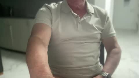 Snapshot of guesswhatigot2 chatting on January 2025 12:05:02 PM guesswhatigot2 online show from January 2025 12:05:02 PM