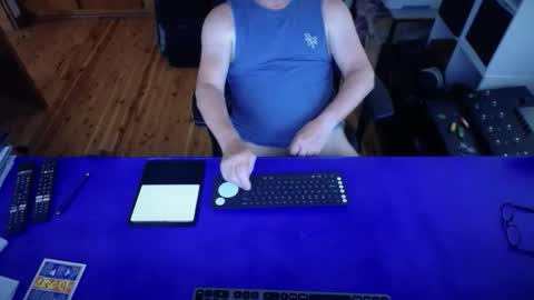 Snapshot of guesswhatigot2 chatting on October 2025 04:12:01 AM guesswhatigot2 online show from October 2025 04:12:01 AM