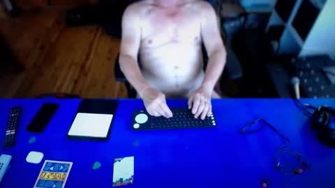 guesswhatigot2 online show from December 2025 06:20:01 AM