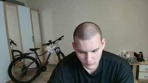 Snapshot of gufi011 chatting on June 2026 05:51:01 PM Gufi online show from June 2026 05:51:01 PM