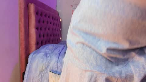 Hello Im Julieta Im 25 years old welcome to my room have fun and be happy. online show from February 2025 08:50:01 AM