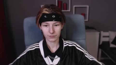 guitarandangell online show from January 2026 10:19:02 AM